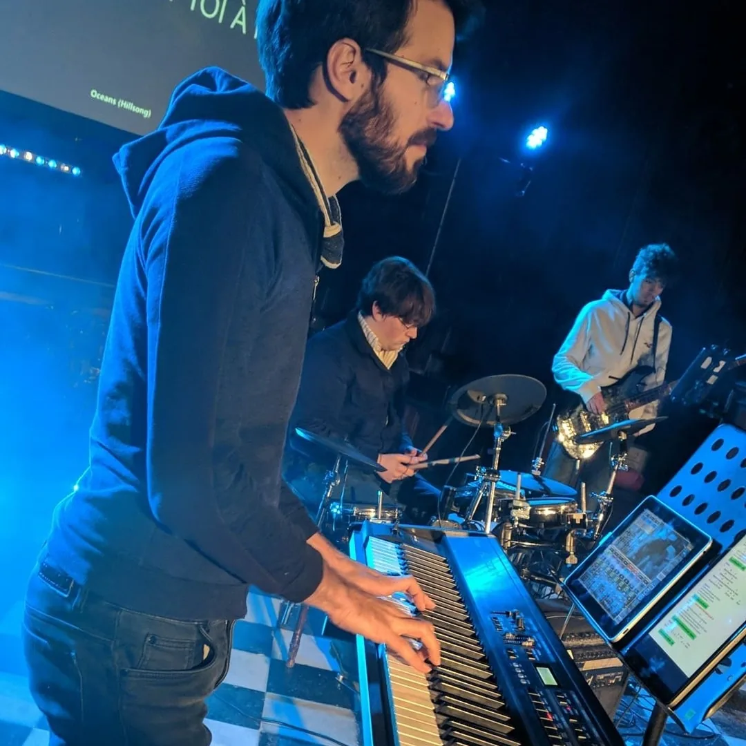 Damien en concert au piano